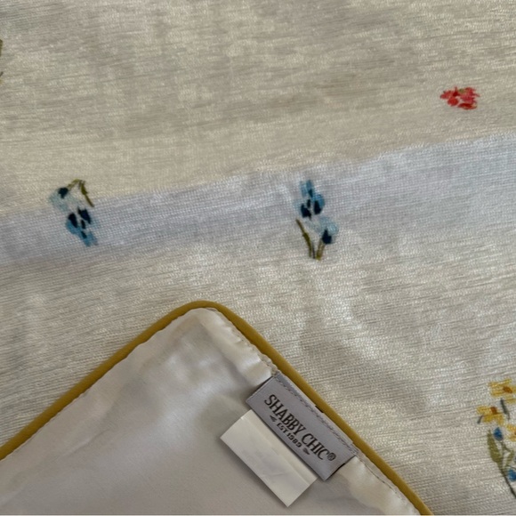 Shabby Chic Table Runner Flowers Spring Summer Table Linen - Picture 3 of 3